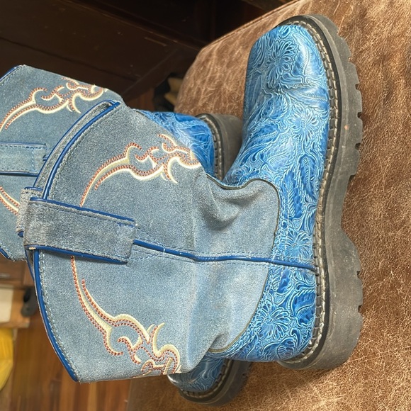 Justin Women's Blue Round Toe Cowgirl Boots. Good Condition. Size 8B. - Picture 9 of 16
